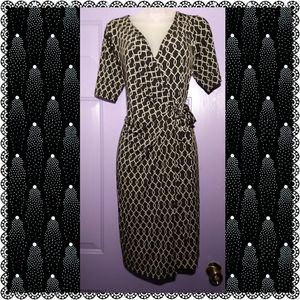 NWT MOTHERHOOD MATERNITY WRAP DRESS-SIZE MEDIUM